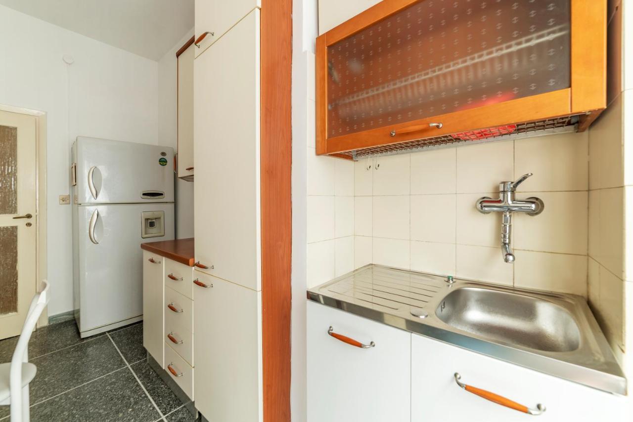 Angelini's Cozy Flat Rom